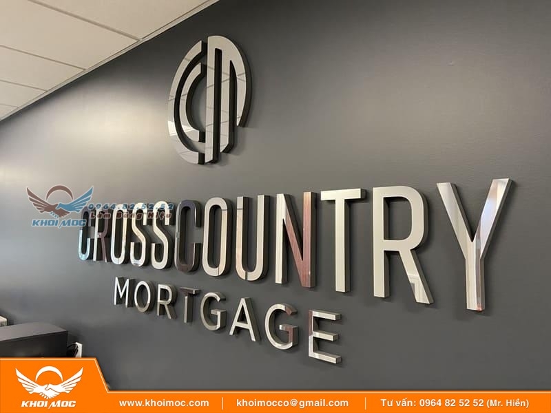 So sánh bảng hiệu chữ nổi và khắc chìm2v6ấ