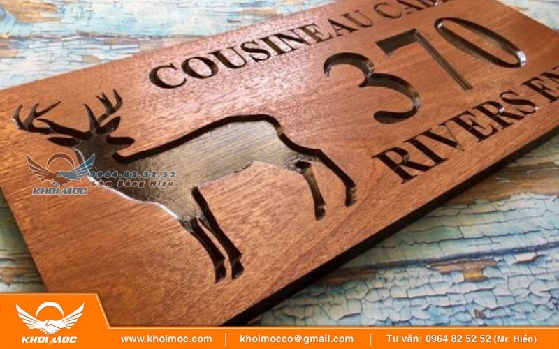 So sánh bảng hiệu chữ nổi và khắc chìm6 26s2sa6